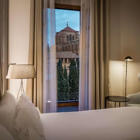 Hotel Nh Collection Palacio De Castellanos 4*