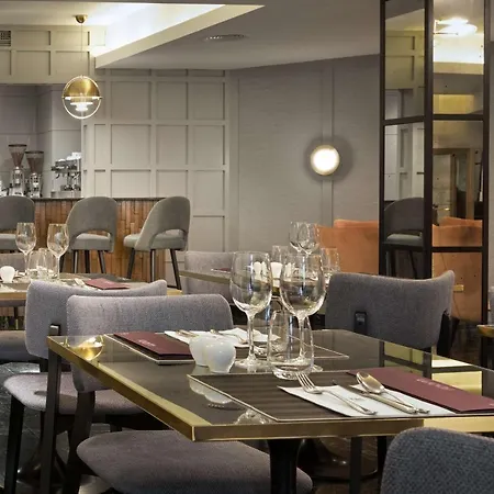 Hotel Nh Collection Palacio De Castellanos 4*