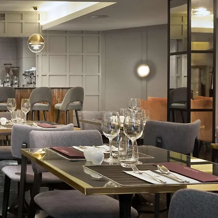 Hotel Nh Collection Palacio De Castellanos 4*