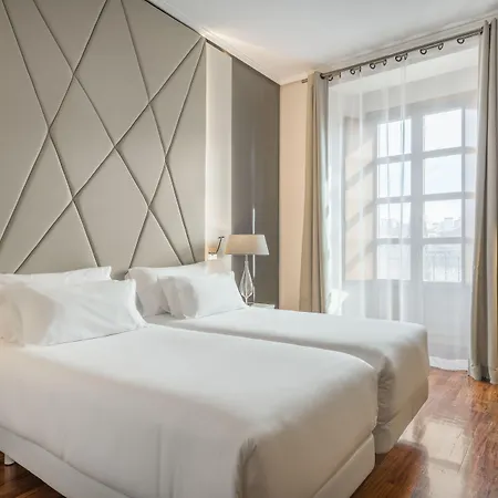 ホテル Nh Collection Palacio De Castellanos 4*