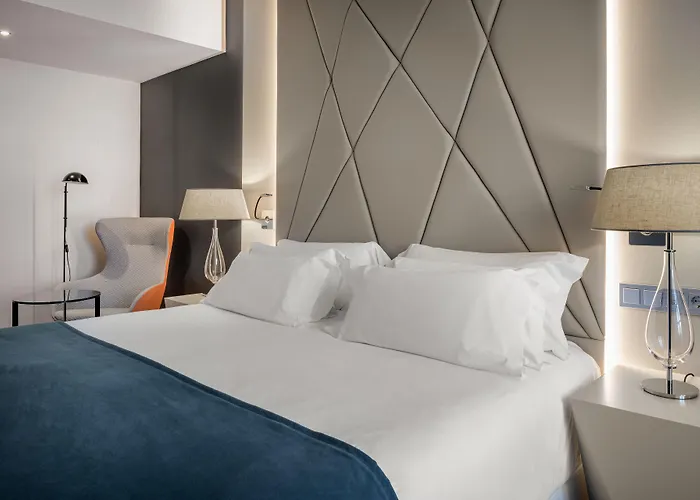 萨拉曼卡卡斯泰拉诺斯宫nh精选酒店 4*