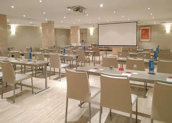 萨拉曼卡卡斯泰拉诺斯宫nh精选酒店