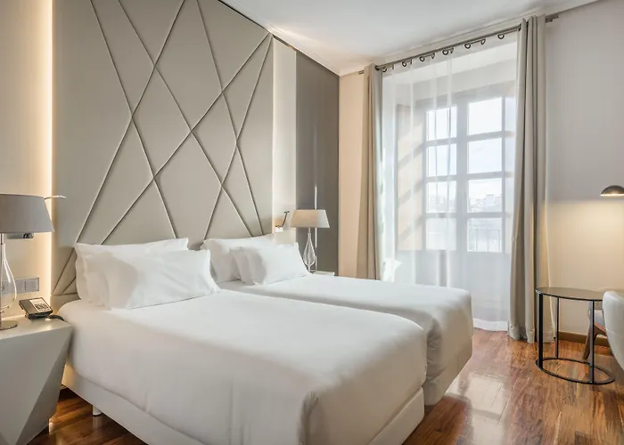 호텔 Nh Collection Palacio De Castellanos 4*